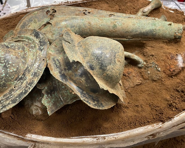 Iron age battle trumpet