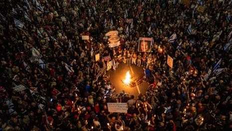 Tens of thousands of Israelis protest against Netanyahu in Tel Aviv – video