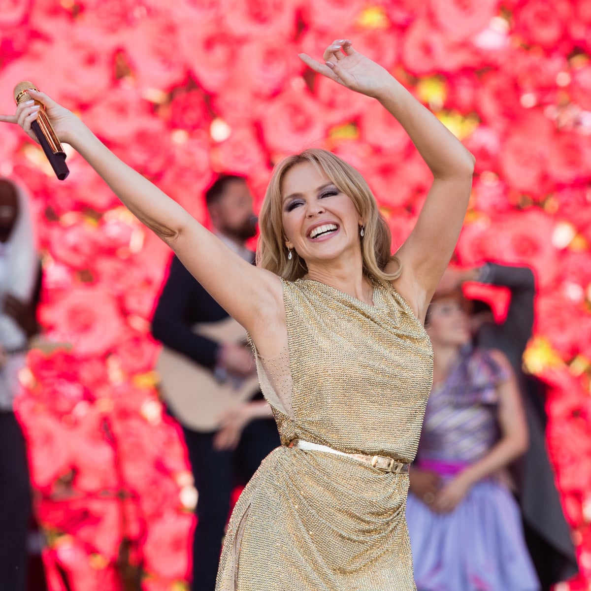kylie gold dress glastonbury Evening Standard: Kylie dazzling in a Preciosa crystal-covered gold midi dress by Kolchagov Barba KolchagovBarba