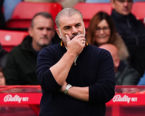 Jogadores do Nottingham Forest em campo
