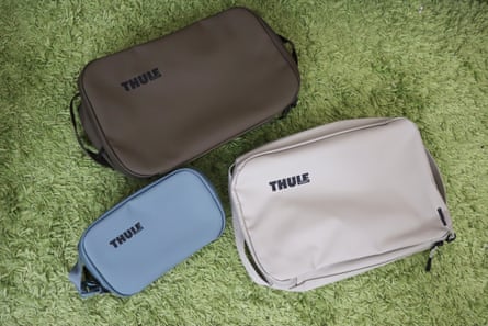 A photo of a set of Thule Chasm Packing Cubes