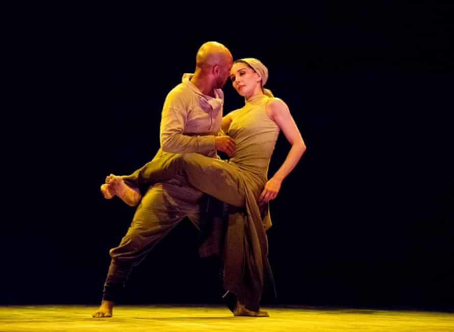 Akram Khan and Tamara Rojo in <em>Dust</em> by Akram Khan from <em>Lest We Forget</em> by English National Ballet, 2014.