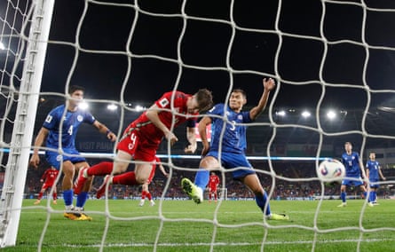 Ben Davies heads Wales into a 2-1 lead.