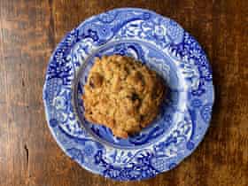 Old-fashioned porridge oats are best, says Cooks Illustrated.