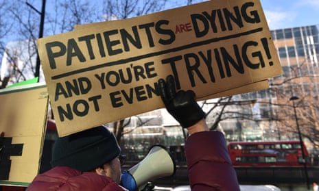 Nurses on strike outside University College London Hospital on 19 January 2023.