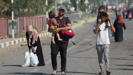 Palestinians in Gaza flee south as food and supplies run out – video