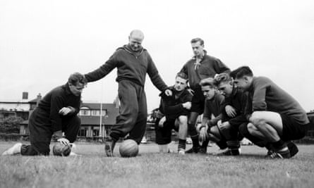 Matt Busby (second left) with some of his Babes: Albert Scanlon, Colin Webster, John Doherty, Tony Hawesworth, Alec Dawson and Paddy Kennedy.