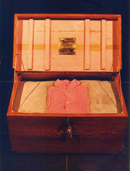 Yin’s Dress Box.