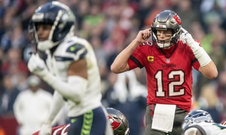 Brady's cameo at WR fails but Bucs beat Seattle in front of noisy German  crowd, NFL