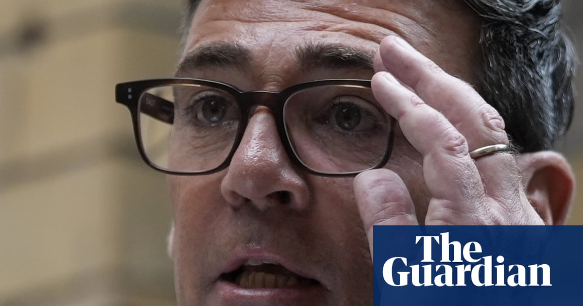 Andy Burnham instado a abolir imposto de renda e contribuições nacionais em reforma fiscal radical.