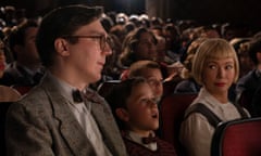 Paul Dano, Mateo Zoryon Francis-DeFord and Michelle Williams in The Fabelmans.