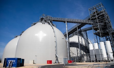 Biomass fuel storage tanks