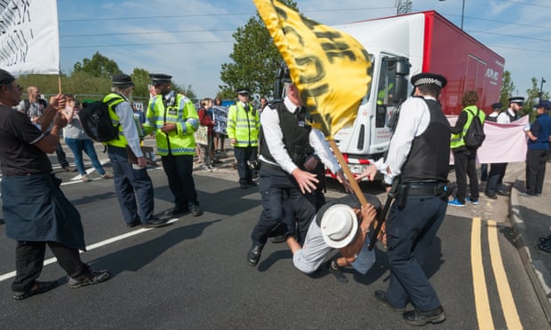 2016-04-15 Vindication: Protesters Who 'Put Arms Trade on Trial' Acquitted