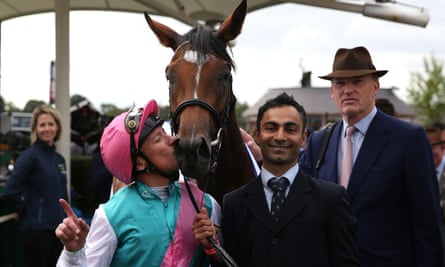Frankie Dettori Kisses Enable after winning the Yorkshire Oaks in August 2017.