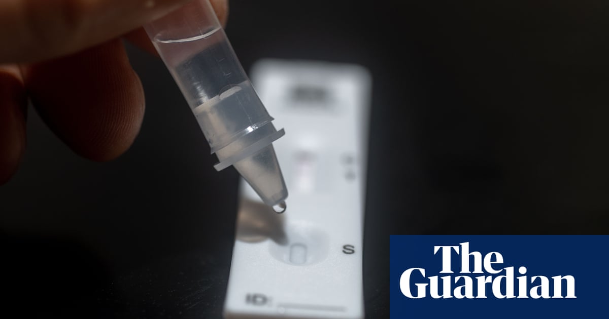 UK minister hints at end to follow-up PCRs after positive lateral flow test