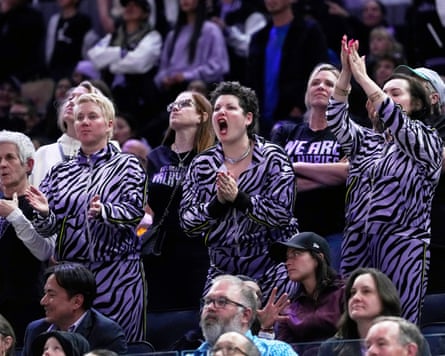 Golden State Valkyries fans cheer at Chase Center.