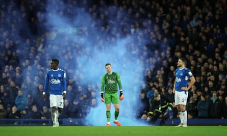 Everton's Jordan Pickford looks upset after Pascal Gross scores Brighton's fourth goal.