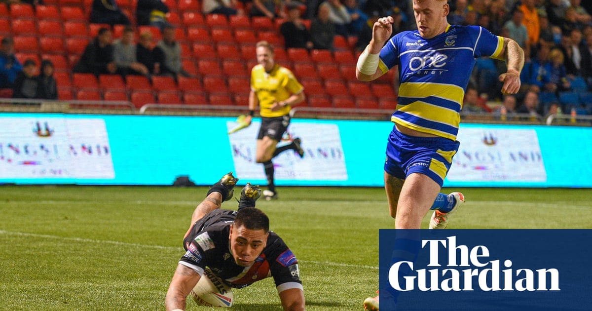 Ken Sio’s hat-trick for Salford leaves weary Warrington chasing shadows