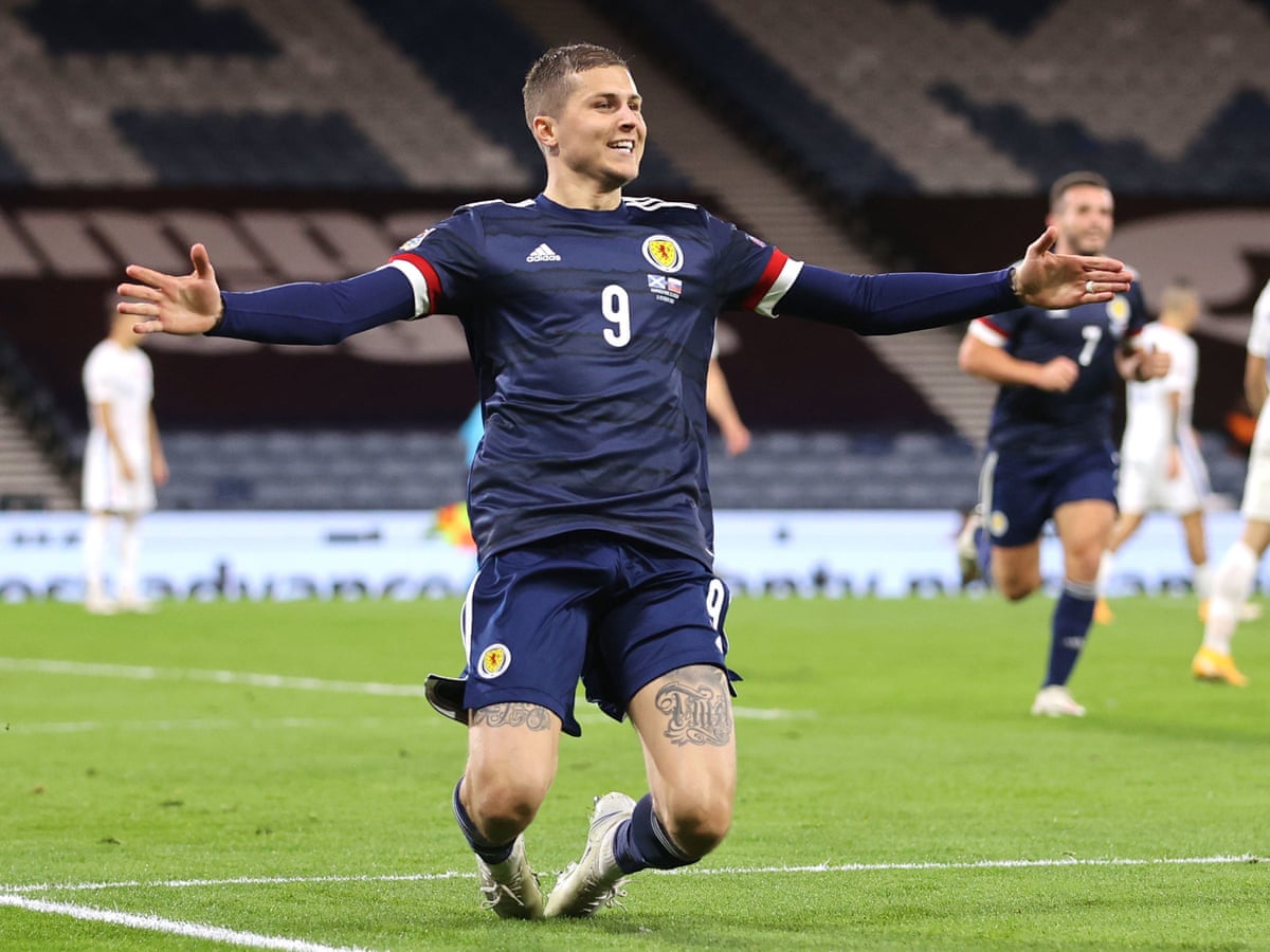 Lyndon Dykes Sees Off Slovakia To Keep Scotland S Feelgood Factor Growing Nations League The Guardian