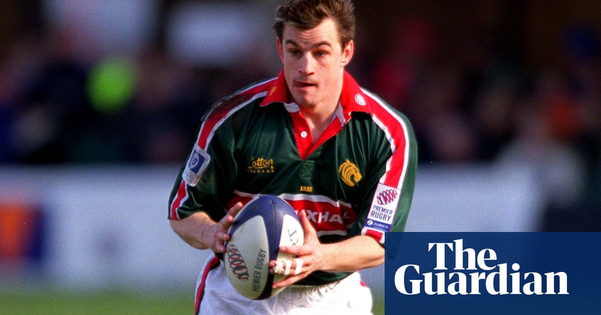 Former Leicester and Bath wing Steve Booth dies aged 42