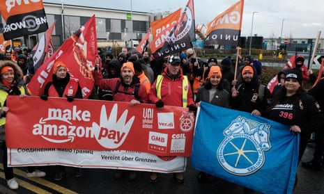‘What do we want? £15!’ Hundreds join Amazon picket line for Black ...