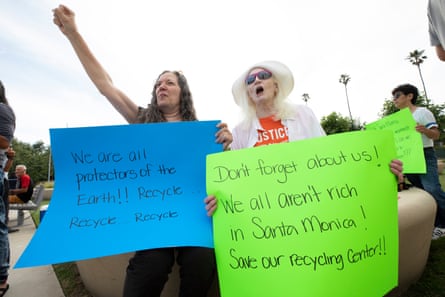 L-R Laura Johnson and Julie Alley at the recycling protest outside Santa Monica City Hall on 11th June 2019. pic © Dan Tuffs