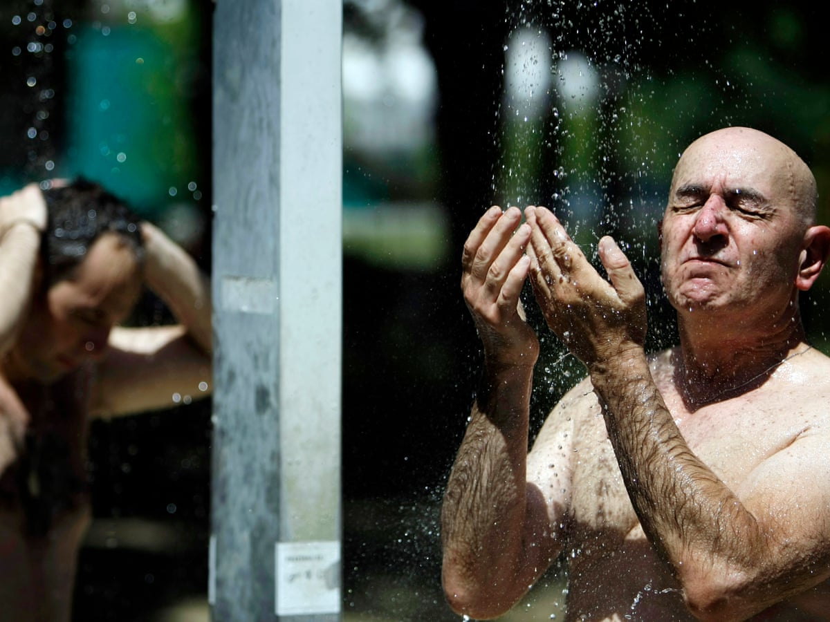 I Shower Once A Week Here S Why You Should Too Donnachadh