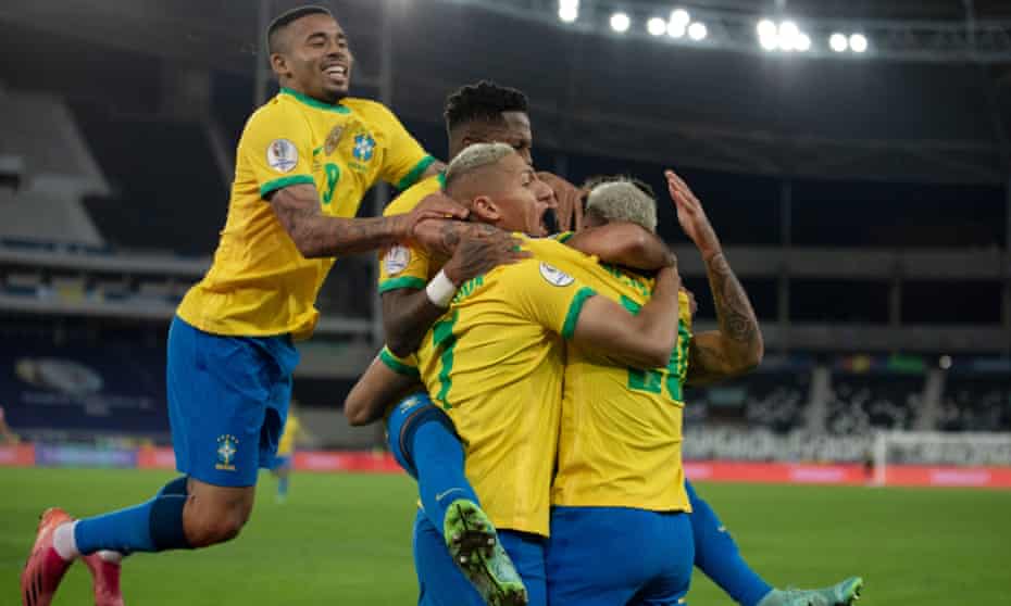 10 Man Brazil Overcome Chile Scare To Advance To Copa America Semi Finals Copa America The Guardian
