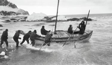 ‘I have the utmost respect for Frank Hurley as a photographer. I have stood where he once stood– on the sea-ice of the Weddell Sea, where I handled film with frozen fingers at -40°C, and on the slippery shoreline of Elephant Island, where I captured elusive moments like he once did.’ Frans Lanting, photographer, who himself has re-created Hurley’s compositions