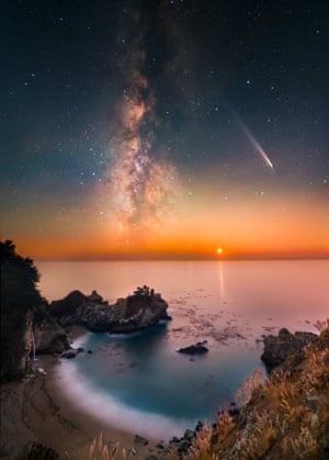 Milky Way above the ocean