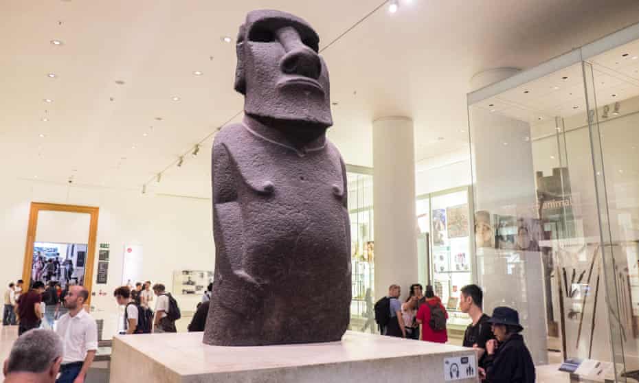 The Hoa Hakananai statue at the entrance to the British Museum’s Wellcome gallery. 