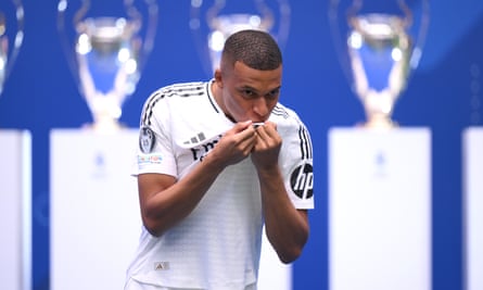 Kylian Mbappé fulfils his Real Madrid destiny and 80,000 fans welcome him | Kylian Mbappé | The Guardian