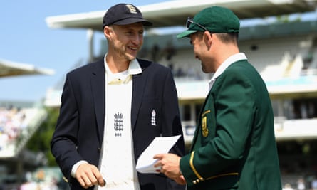 Joe Root dan Dean Elgar