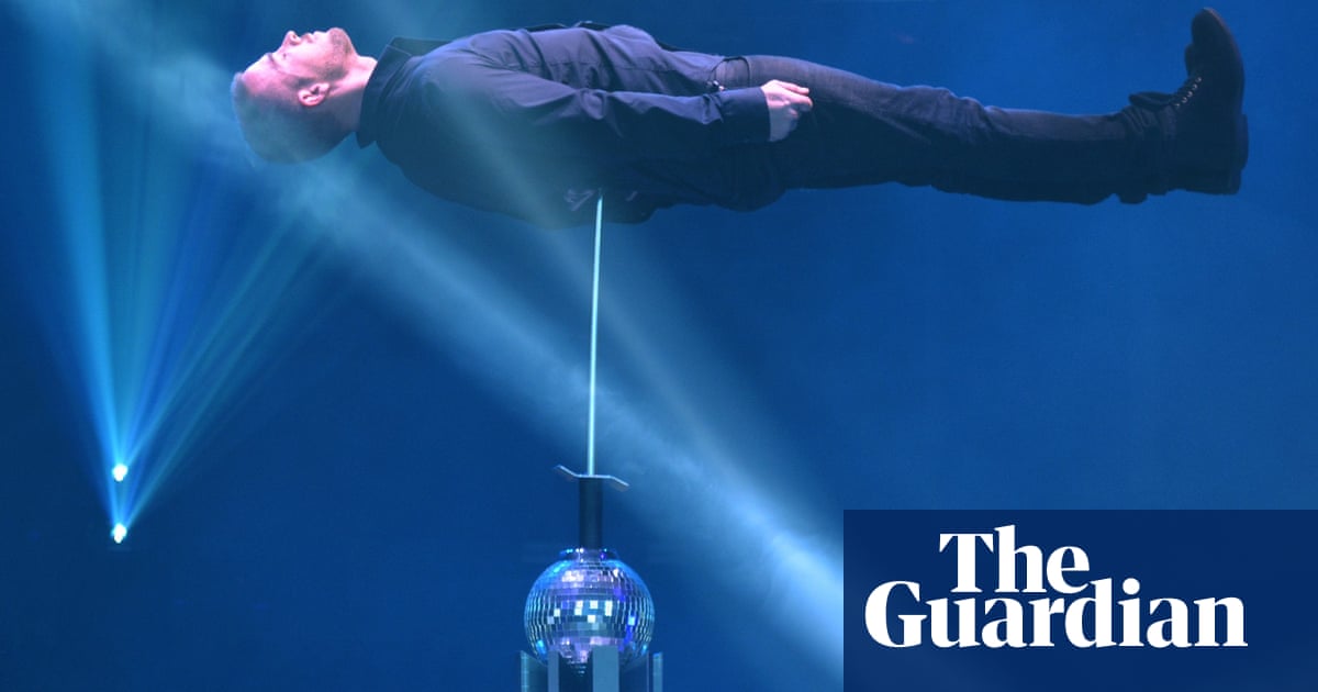 David Copperfield Makes The Statue Of Liberty Disappear David Copperfield Makes The Statue Of Liberty Disappear