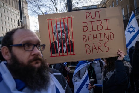 Anti-Netanyahu protesters outside Downing Street.