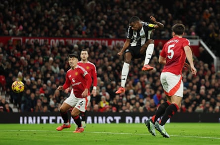 Alexander Isak heads in a goal for Newcastle against Manchester United