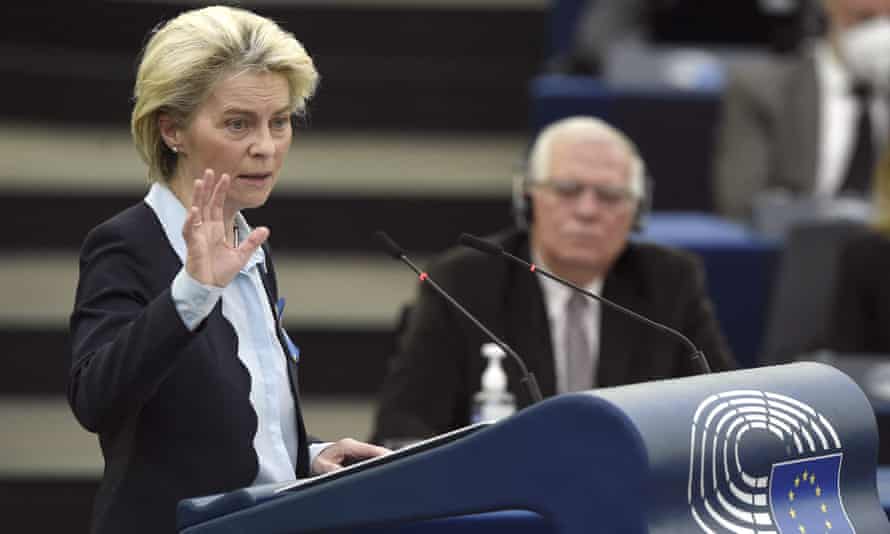 Ursula von der Leyen gesturing during speech on 6 Aril