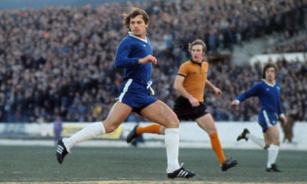 Ray Wilkins during a Chelsea v Wolverhampton Wanderers match, 1976.