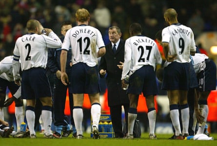 David Pleat talks to his Tottenham players.