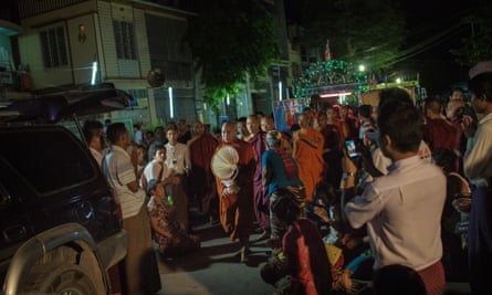 Wirathu and his entourage in Mandalay