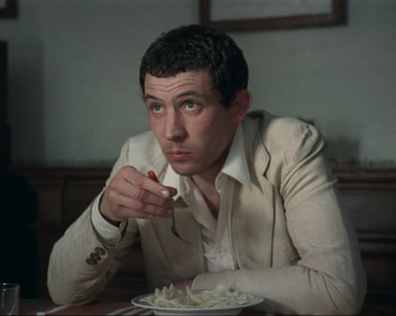 Josh O’Connor in La Chimera.