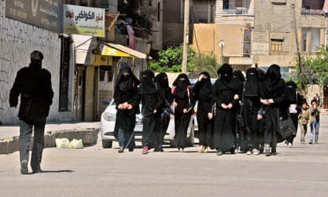Students wear niqab Raqqa Iraq Islamic State
