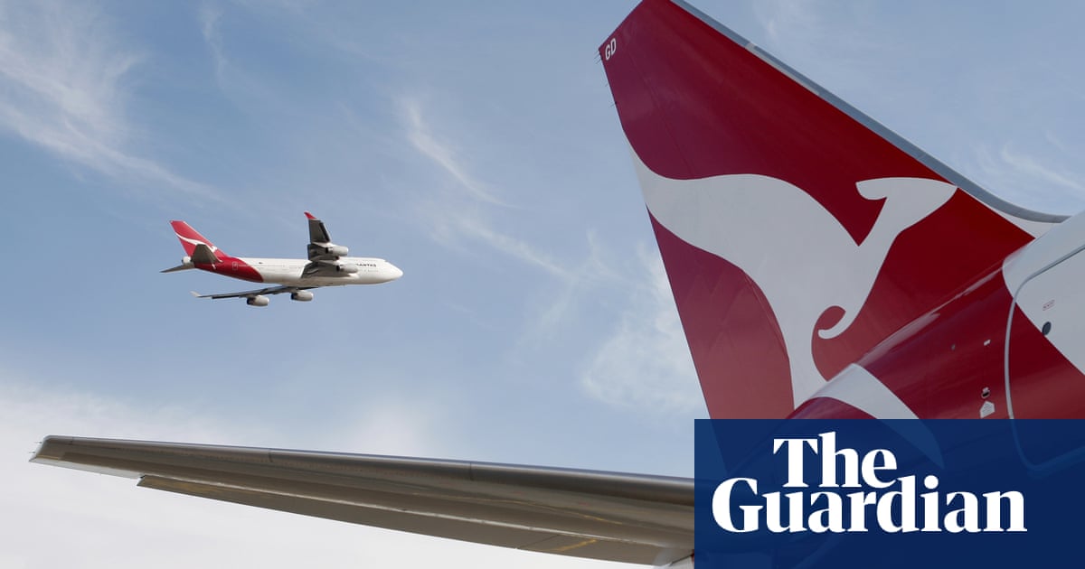 Qantas posts $1.83bn loss but hopes to resume international flights by December