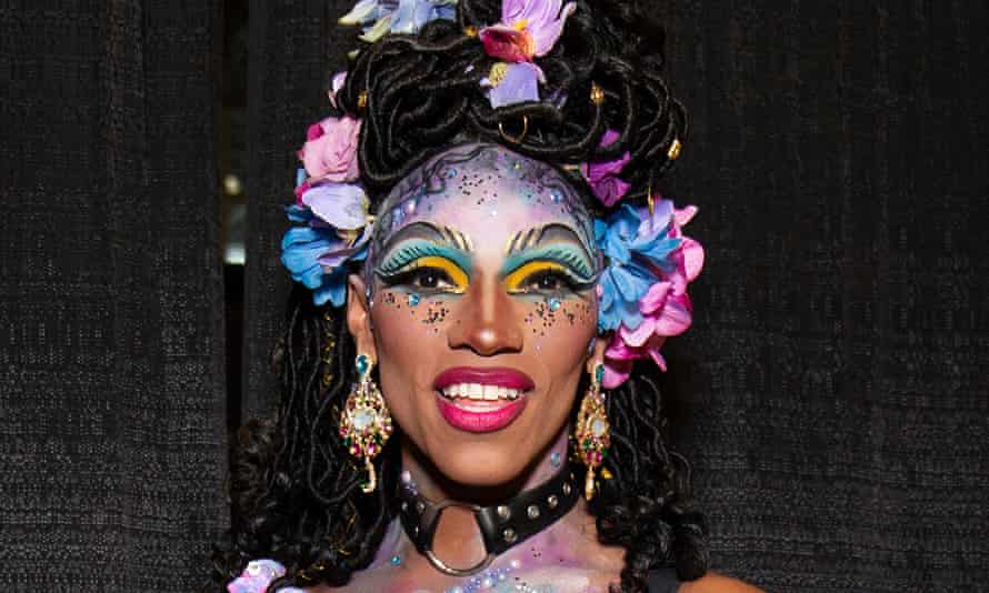 Gold Liner Liquid Lipstick And Eyelash Glue Precision Drag Queen Tips For Everyday Makeup Fashion The Guardian