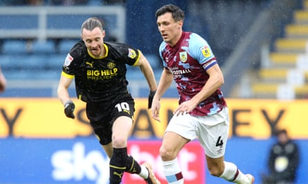 Jack Cork in action for Burnley against Wigan on 11 March 2023