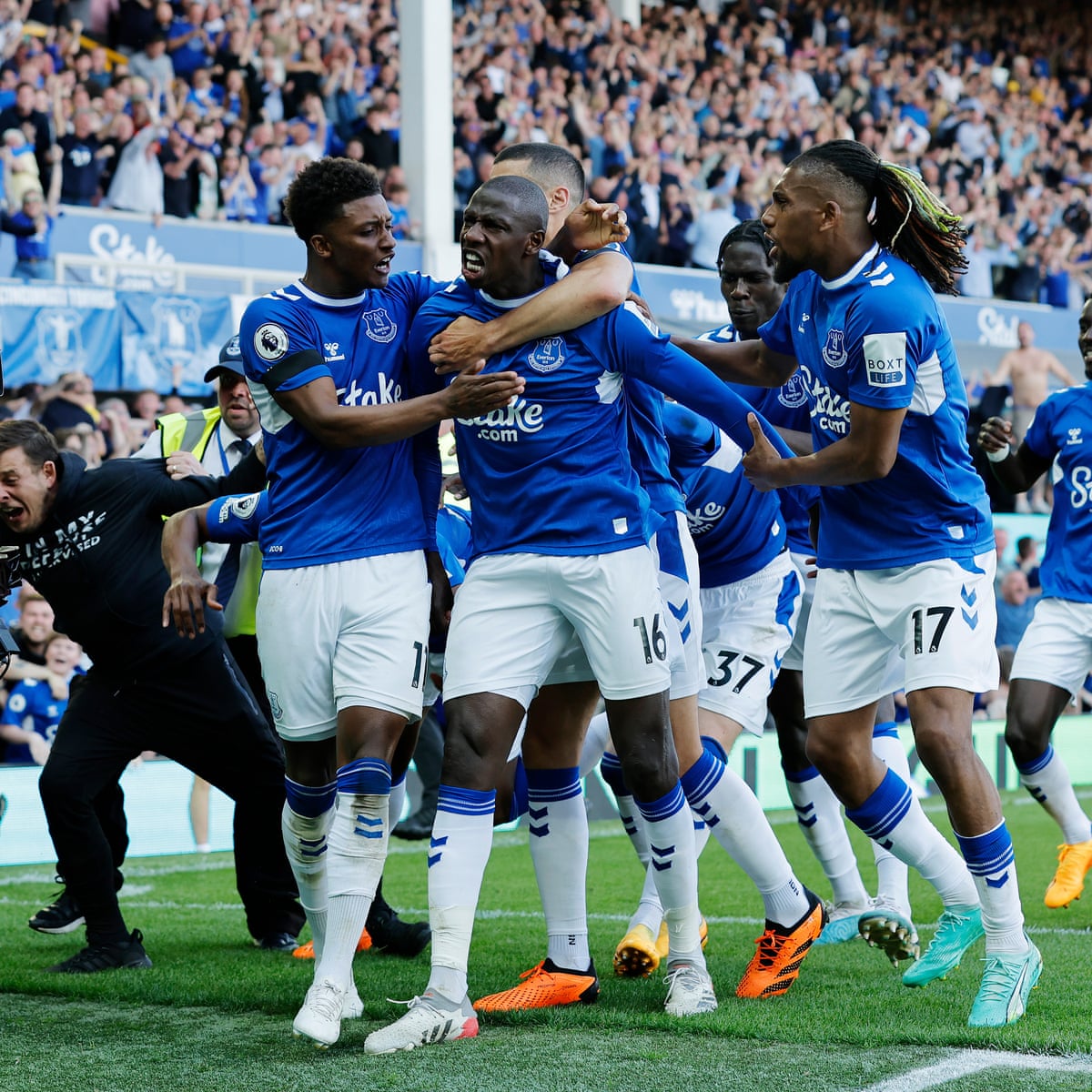 Everton seal Premier League survival as Doucouré screamer sinks Bournemouth  | Premier League | The Guardian