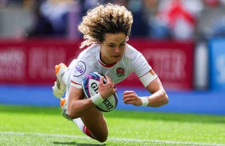 Ellie Kildunne of England dives to score her team’s first try during the Women’s Six Nations 2026 match against Scotland.