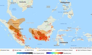 地图显示苏门答腊岛和加里曼丹岛的热点活动，这些活动可能会在当前的干燥条件下继续进行。根据东盟专业气象中心的说法，来自热点的烟雾可能影响马来西亚半岛，新加坡和沙捞越的部分地区。