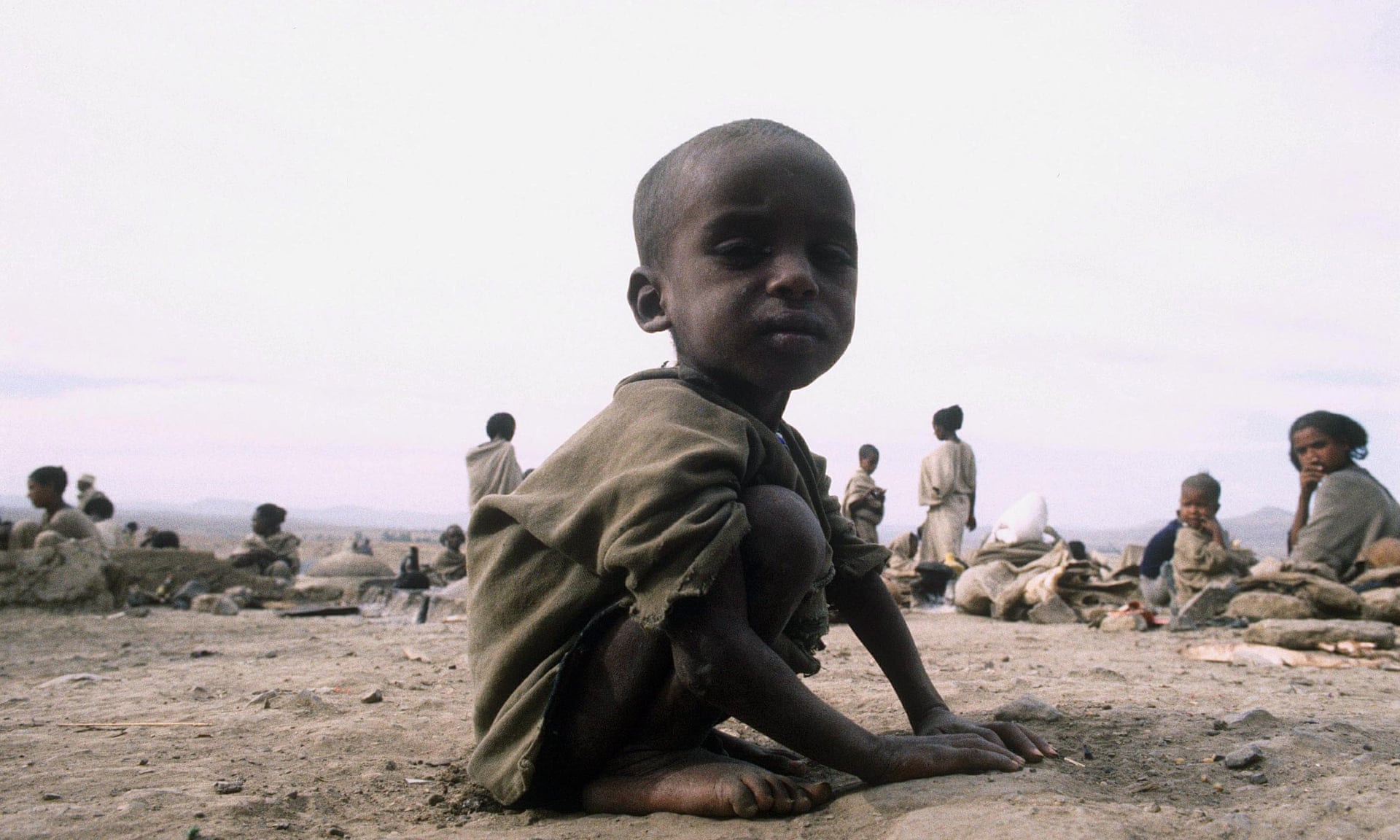 Starving help. Голодающие дети Эфиопии. Голодающие африканские дети.