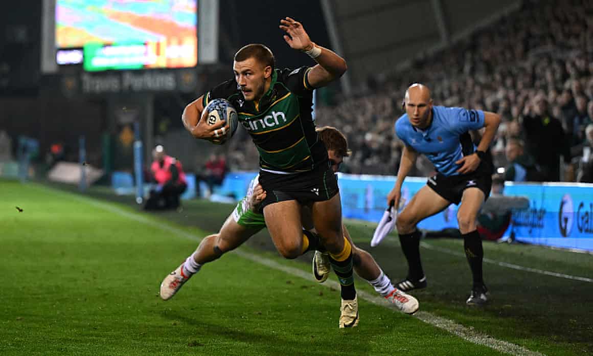 Ollie Sleightholme attacks for Northampton